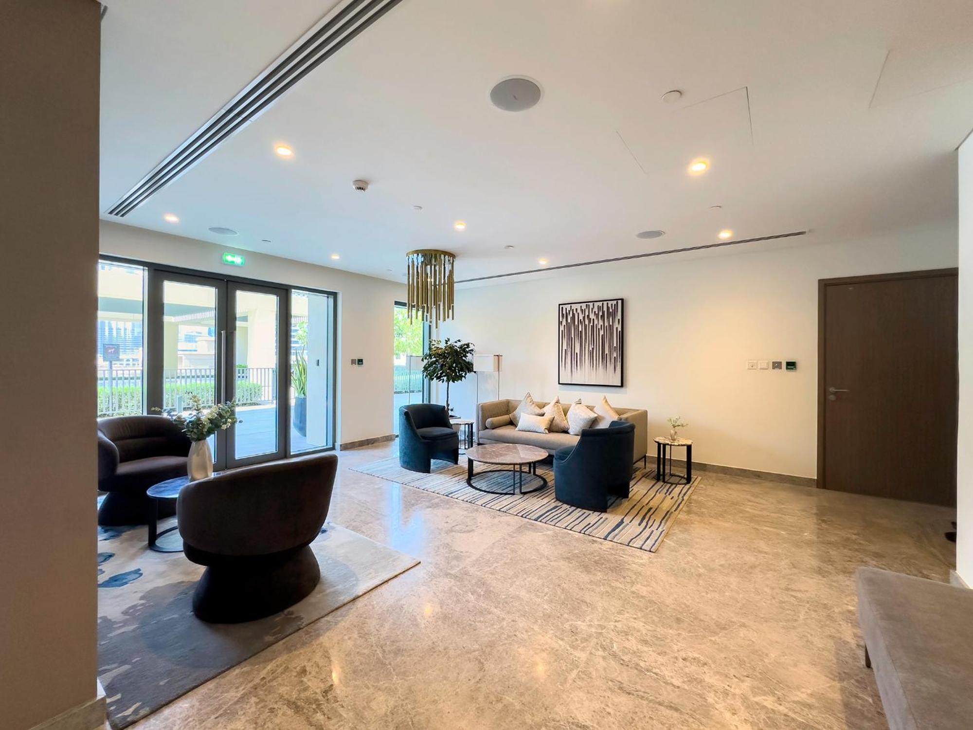 Stunning 2br Burj Khalifa View Apartment *