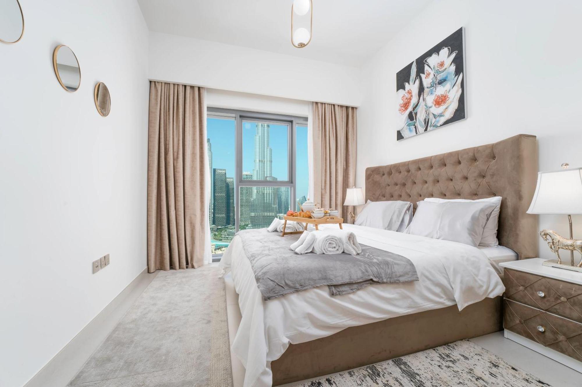 Stunning 2br Burj Khalifa View Apartment *